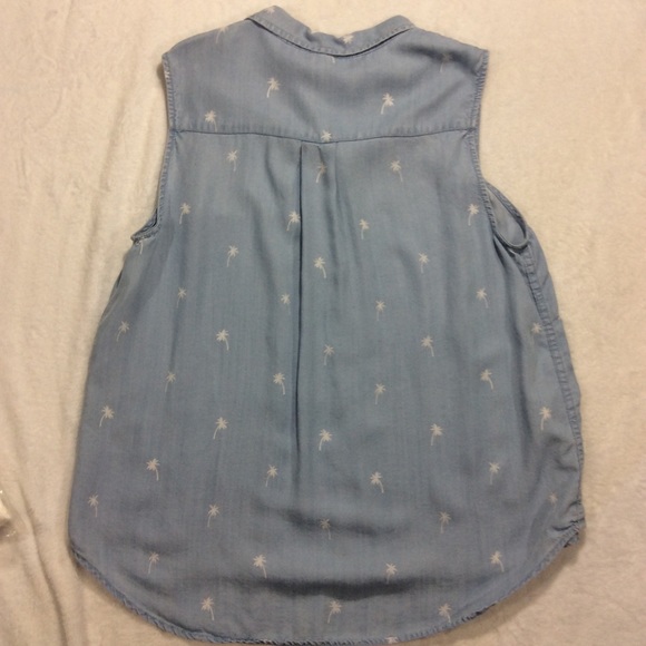 SLEEVELESS CHAMBRAY SHIRT - Picture 3 of 14